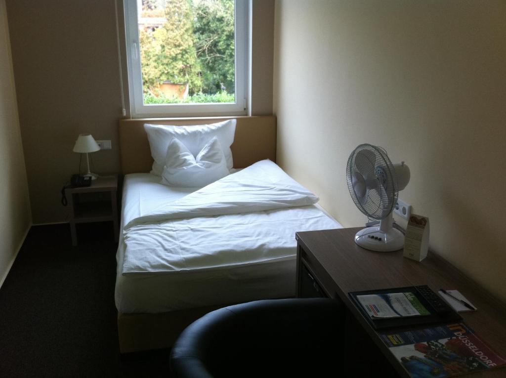 Hotel Destination 21 Dusseldorf Room photo